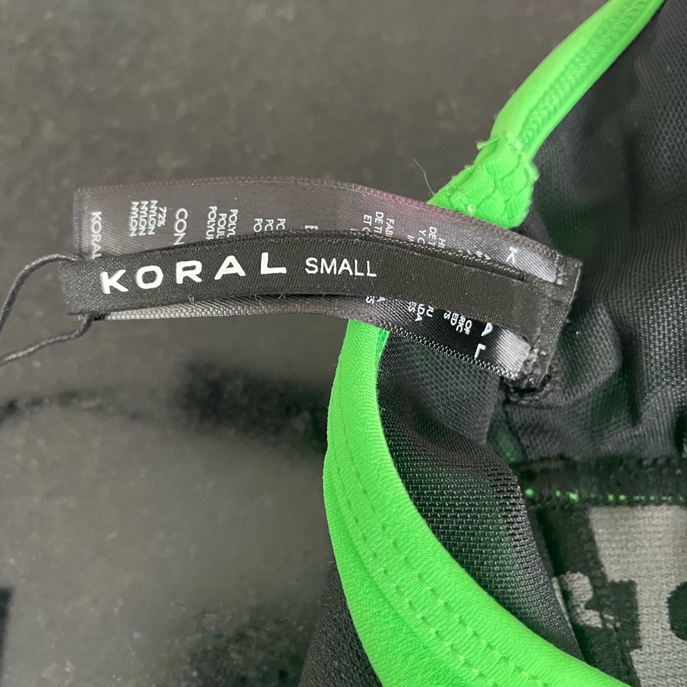 NWT - Koral Maddox sports bra in Bermuda grass size sm - Picture 5 of 6
